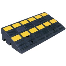 1 Stück Bordsteinrampe schwarz-gelb, rutschfester Kunststoff, ideal für Fahrzeuge und Rollstühle