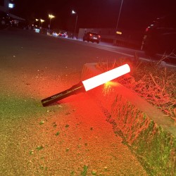 YEDI Stablampe rot mit Ladestation