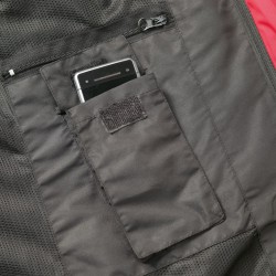 1 Stück ELYSEE Softshell-Jacke mit Kapuze aus hochwertigem Material in Schwarz/Rot