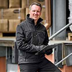 1 Stück ELYSEE Softshell-Jacke aus hochwertigem Material in Schwarz/Schwarz für optimalen Tragekomfort